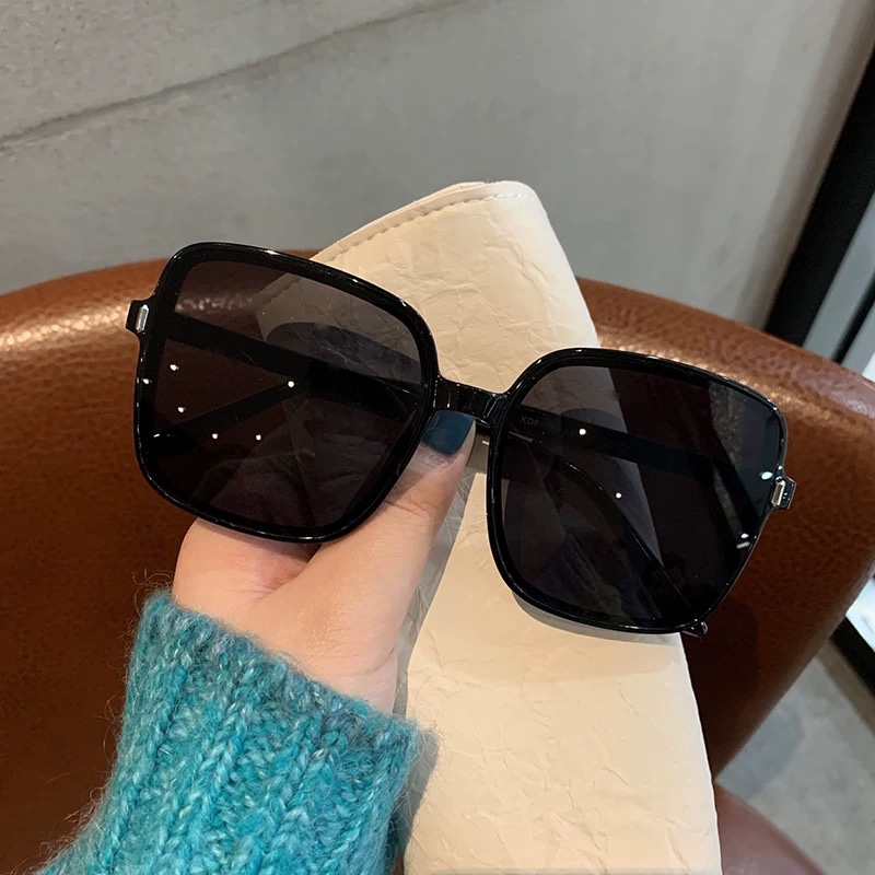 Street Fashion Pose - Fashionable oversized glasses for men and