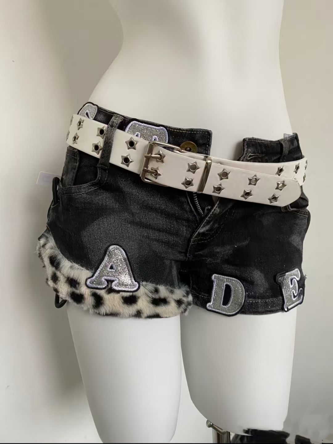 Y2k Embroidered Patch Denim Sh - огляд і ціна Street Fashion Clothing