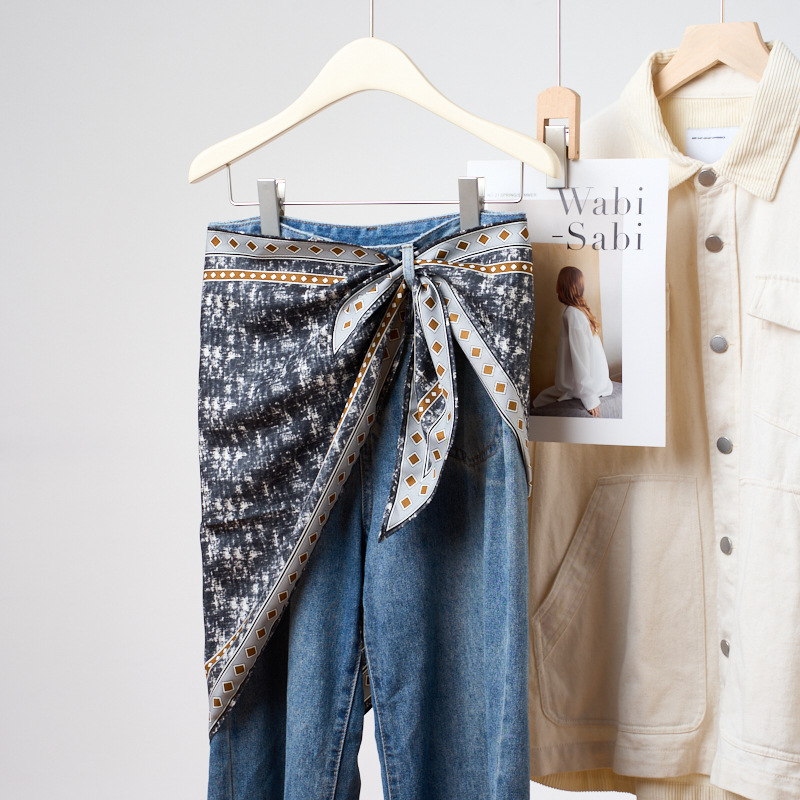Denim Blue Triangle Scarf New  - огляд і ціна Bandana Multi Way
