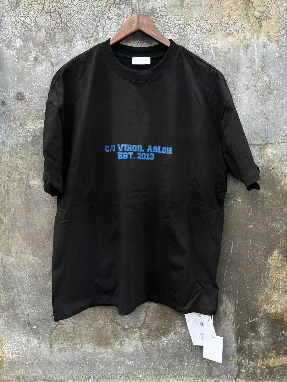 Fashion Brand C/O Virgil Abloh - огляд і ціна Street Fashion Brand Logo